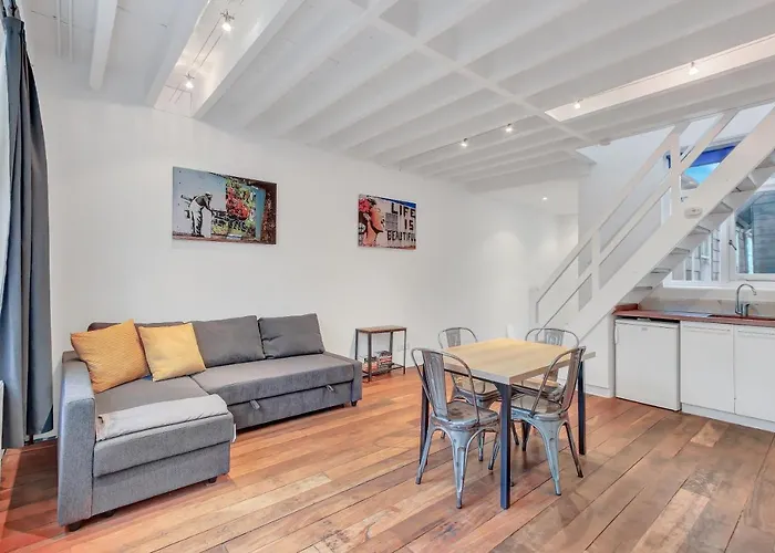 Stunning Shoreditch Loft Warehouse Style Apartment